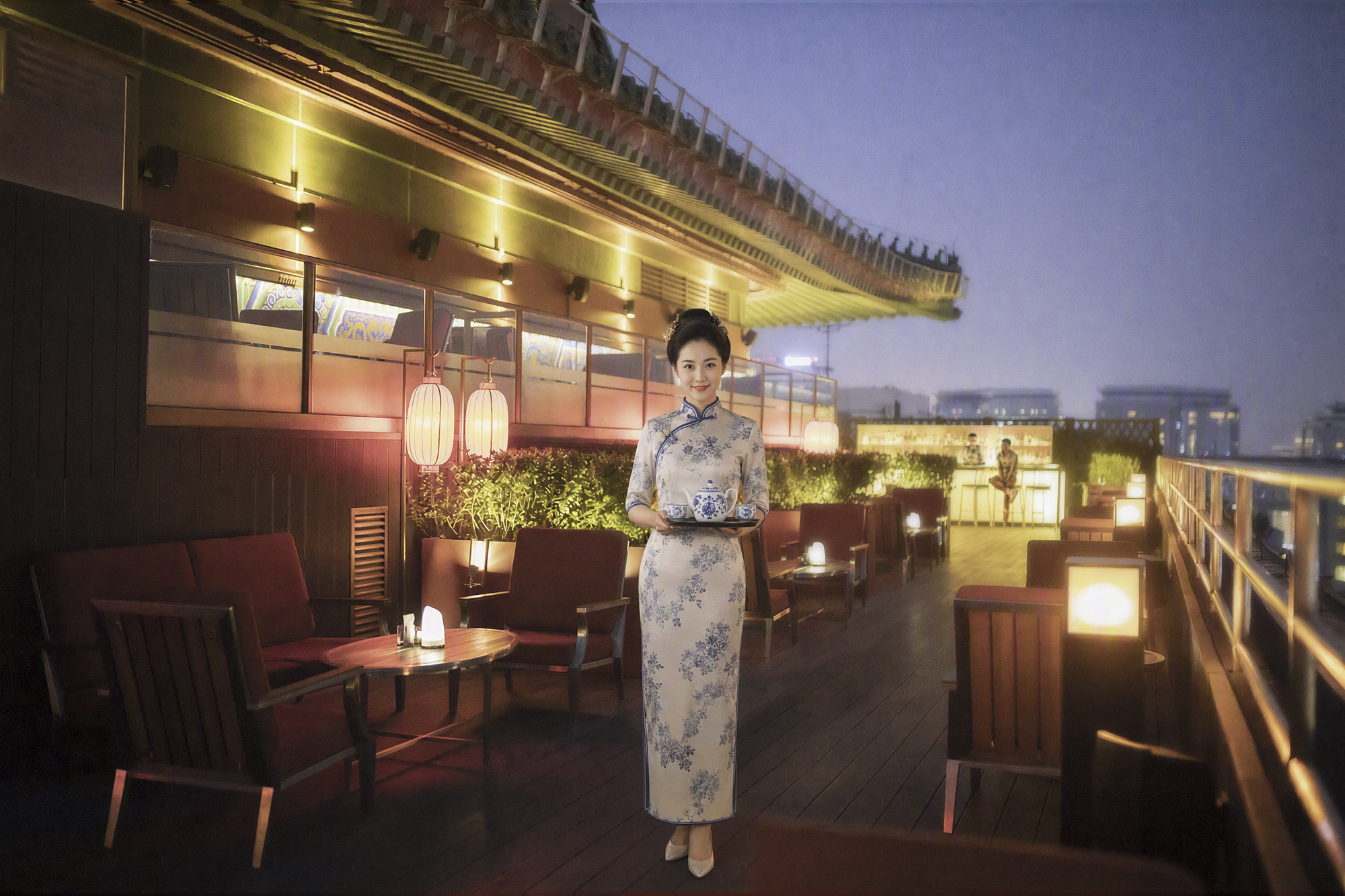 北京半岛酒店露台餐厅与京城夜景服务氛围