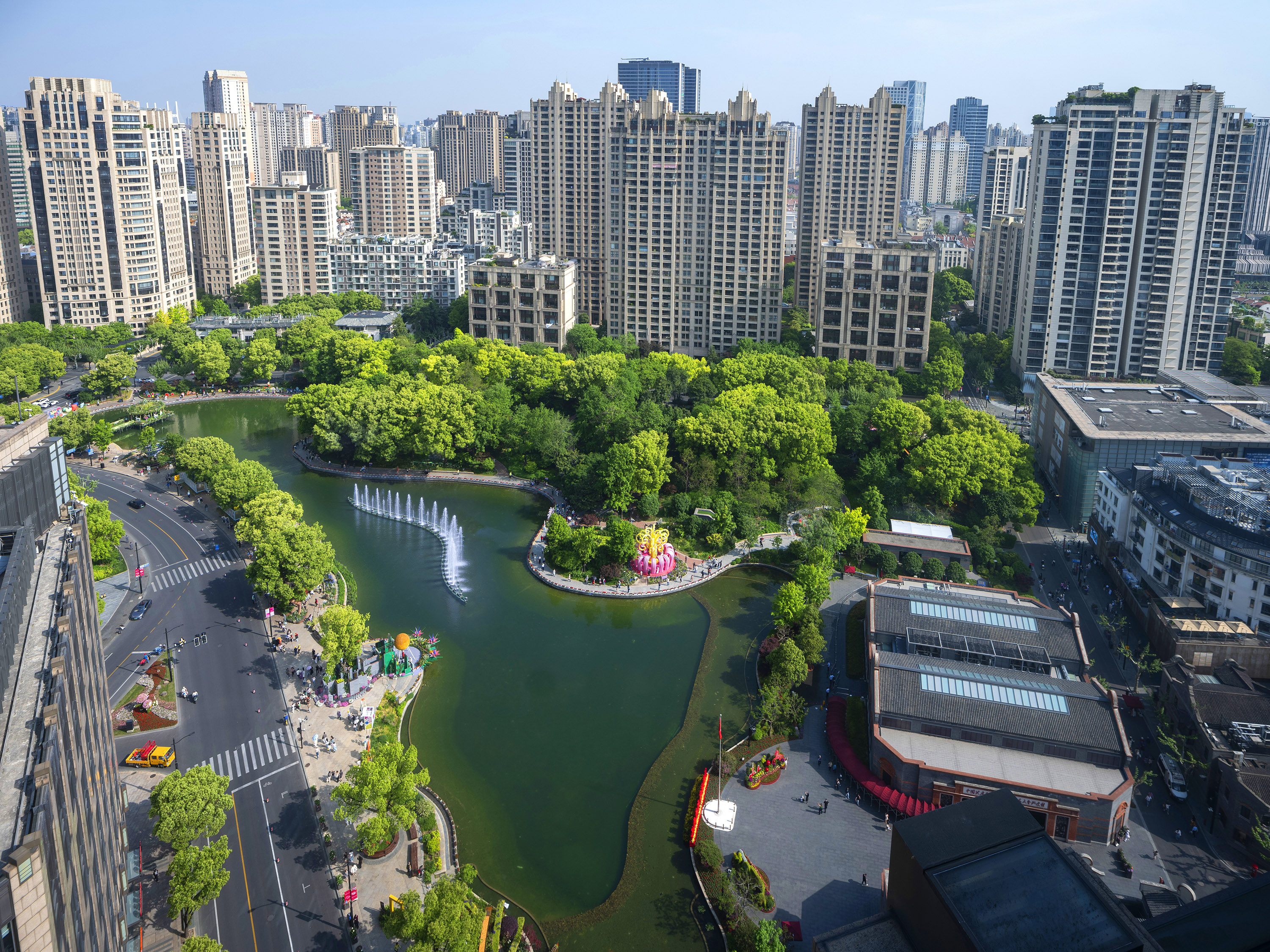 上海企业天地办公楼与湖滨路城市环境航拍